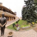Панорамная фотография Памятник Кисе в Цветнике
