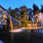 Фонтан возле санатория Тарханы, ночь.