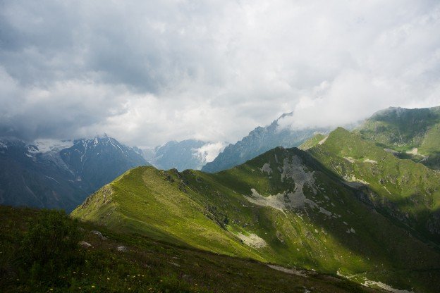 Хребет к западу от Цея