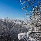 Вид с перевала Два брата в сторону Бастиона и Эльбруса