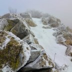 Камни в инее