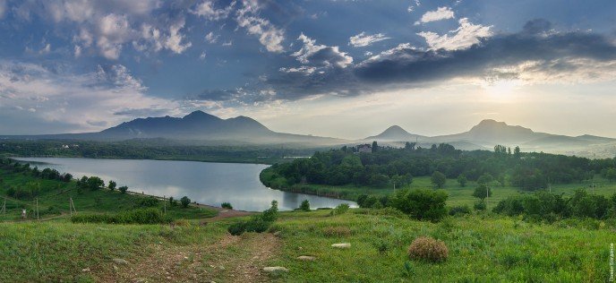Панорама вблизи г. Змейка